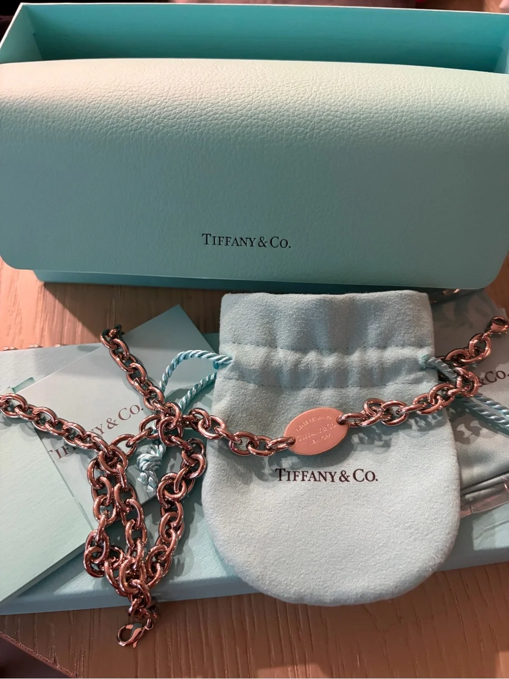 Tiffany & Co. chic oval